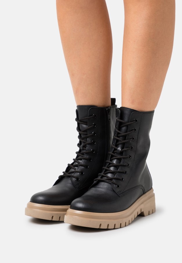 Ankelboots Med Snörning Gabor Svart